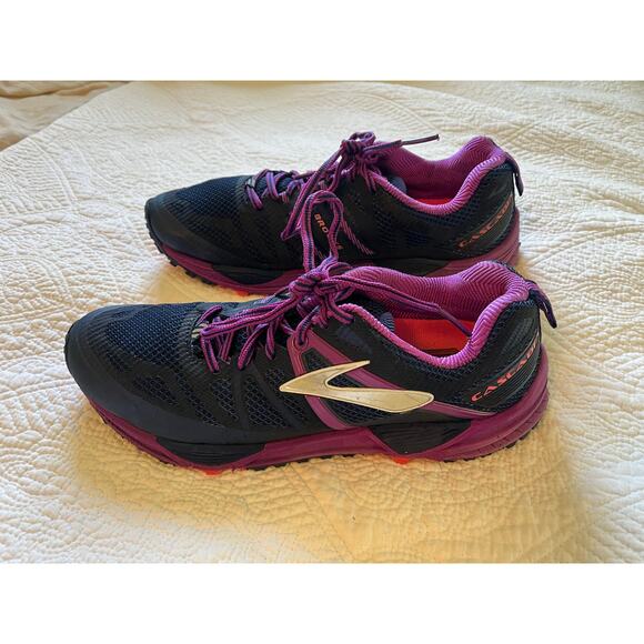 Brooks Cascadia women’s trail running shoes sneakers US 10 $140 UK 8 pink purple - Picture 2 of 10